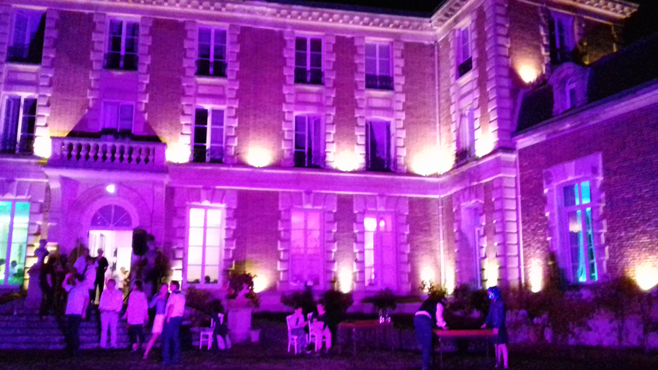 Eclairage exterieur projecteur led - lumiere pour facade - location Paris 78
