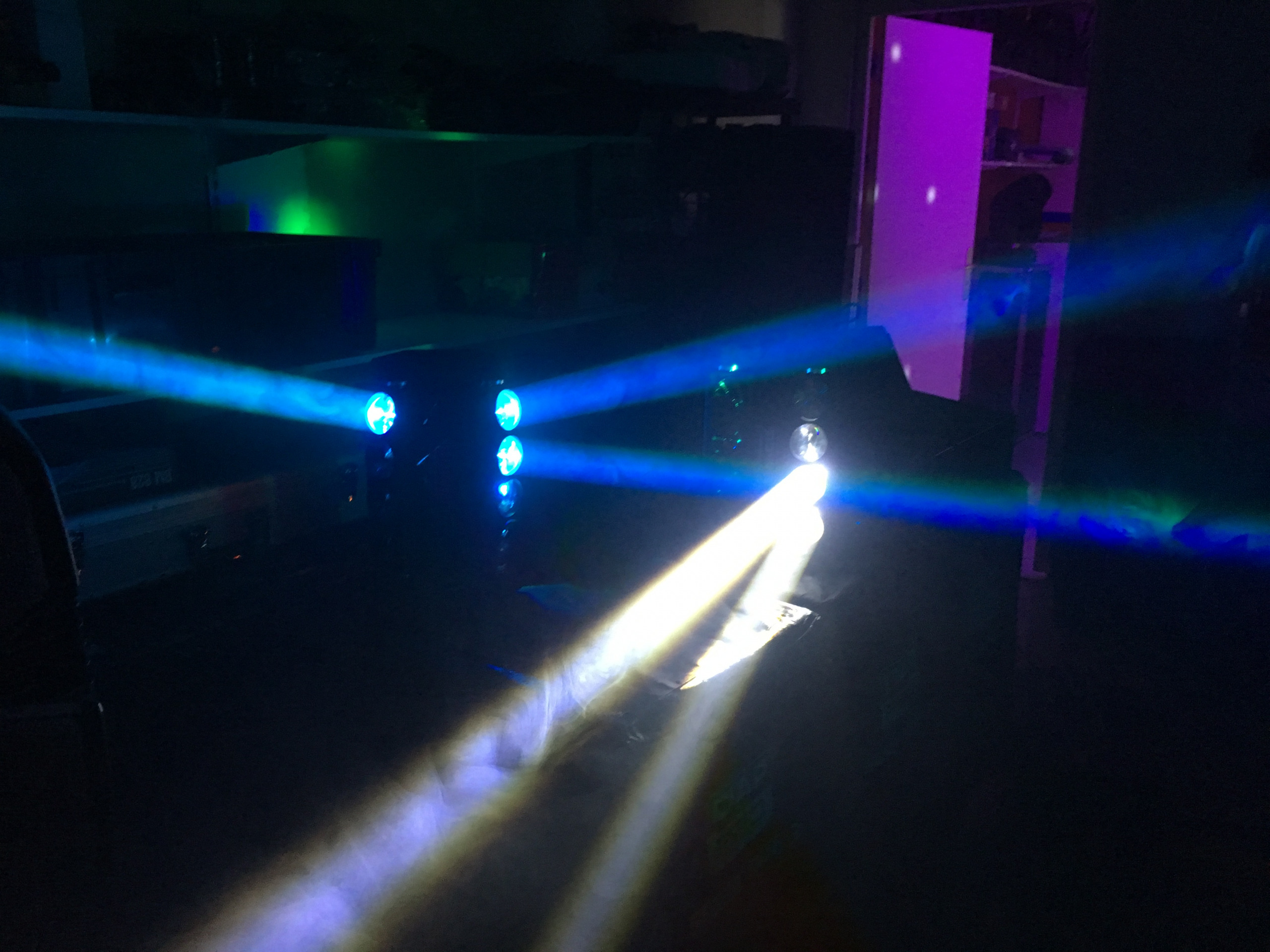 Barres éclairage led : location projecteur laser de lumière - Yvelines Rouen